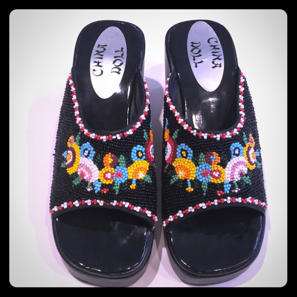 Beaded shoes ⭐️New Listing⭐️